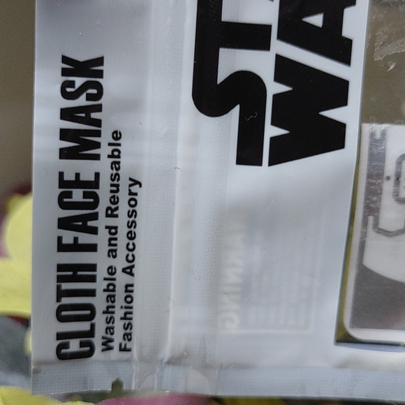 Disney Star Wars " Merry Force Be with You" Youth Face Mask - Picture 4 of 5